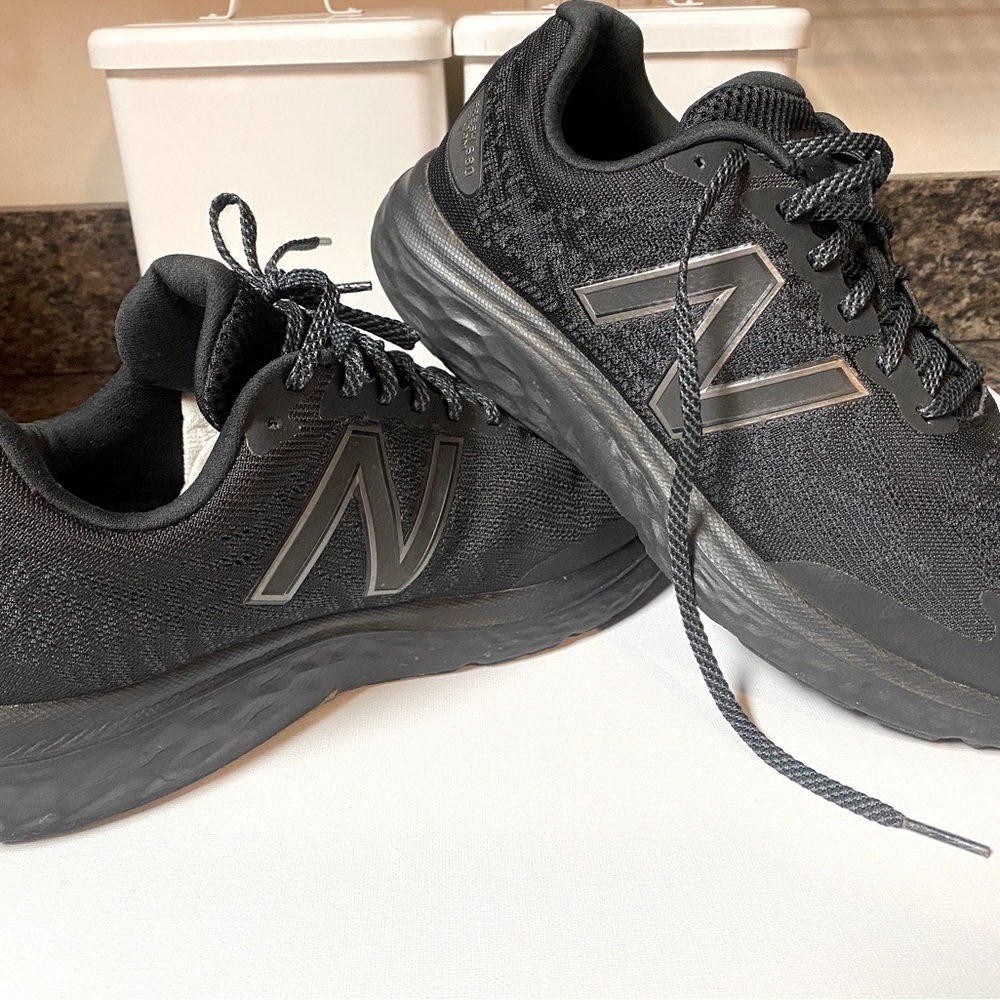 New Balance Men's Fresh Foam 680 V7 Running Shoe Size 11.5    4E(WIDE)